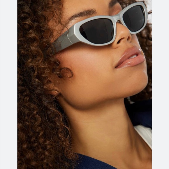 Ardene Wraparound Silver Sunglasses - Picture 2 of 6